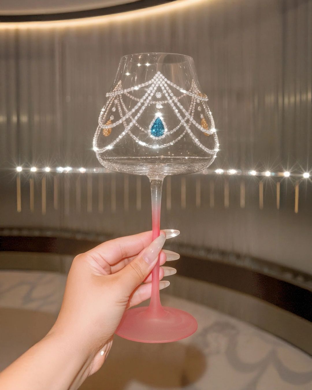 Aurora Diamonds Wine Glass