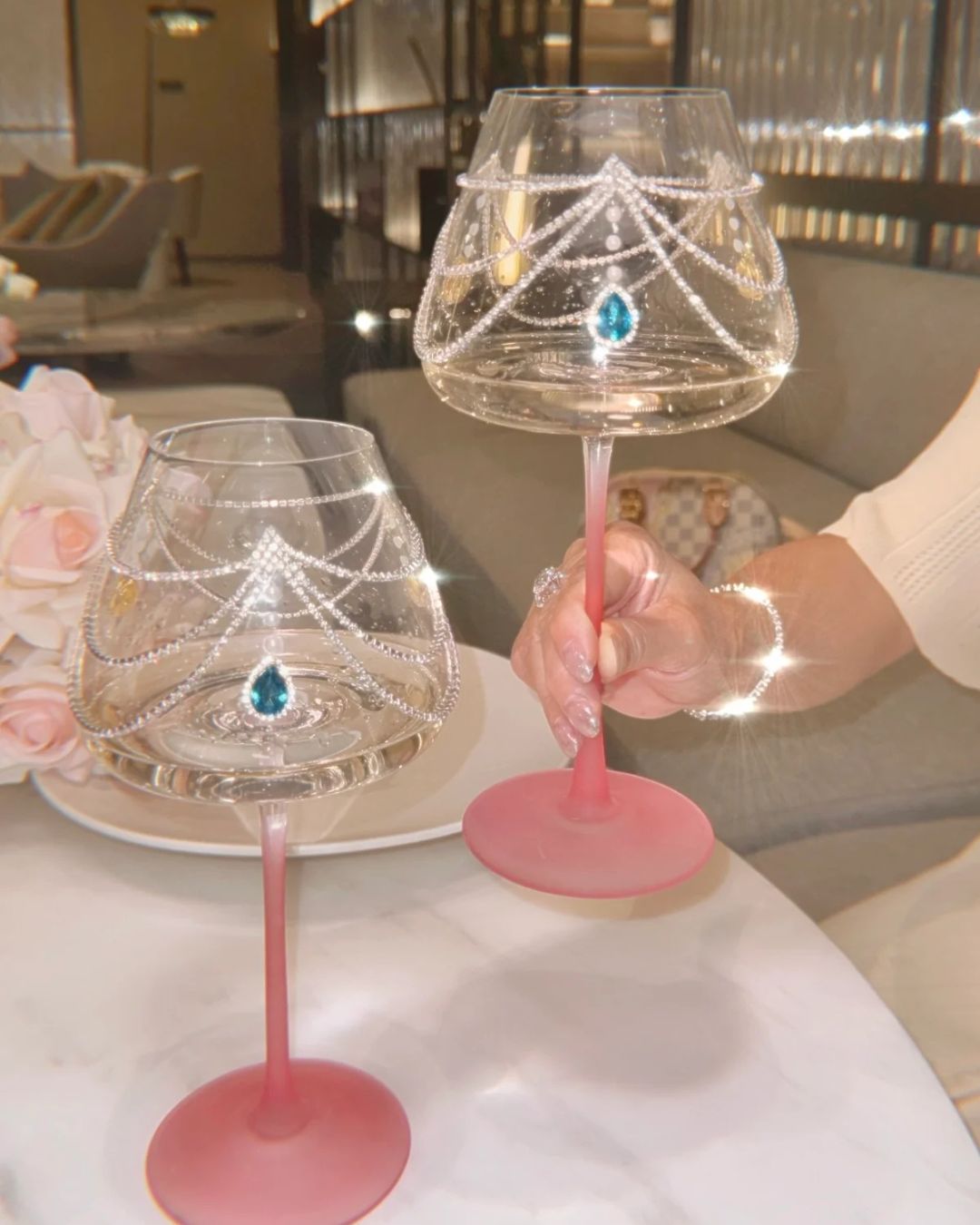 Aurora Diamonds Wine Glass